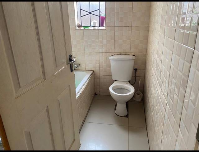 3 BEDROOM HOUSE FOR SALE IN STRETFORD